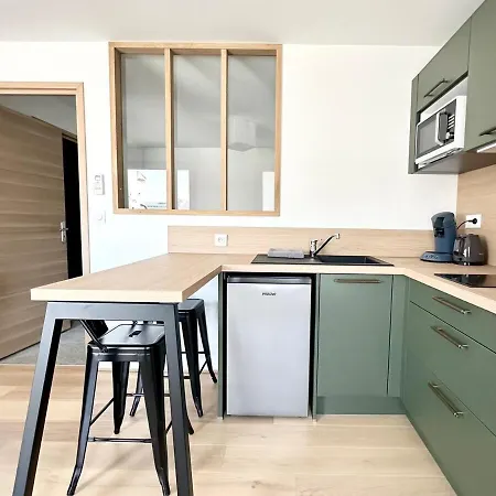 Apartment Au Coeur Des Arenes - Parking - Wifi - Clim *